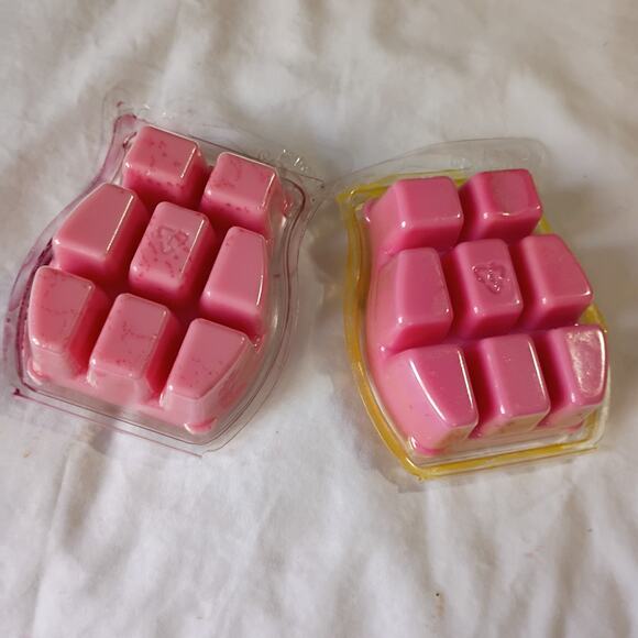 Scentsy Bar PEONY PETALS 3.2 oz Authentic(Set of 2) scented wax - Picture 2 of 4